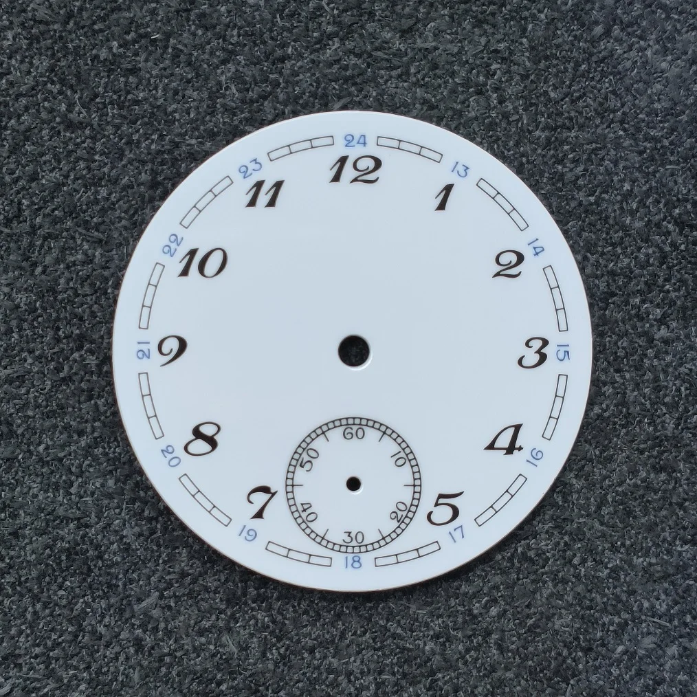 37-мм бял емайла циферблат с арабски цифри с дебелина 0,4 мм Секунди се намира в позиция 6 часа, Подходящи за механизми ST3621 или ETA6498