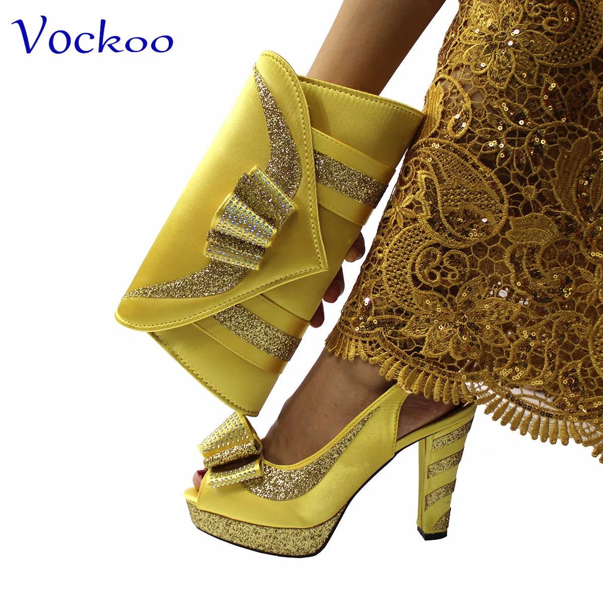 Златист цвят, нови обувки в африканския стил, комплект чанти в тон, голяма чанта с цветя за сватба
