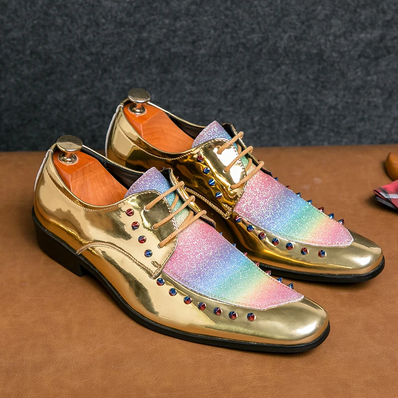 Златни мъжки обувки с нитове в британския стил, мъжки обувки 