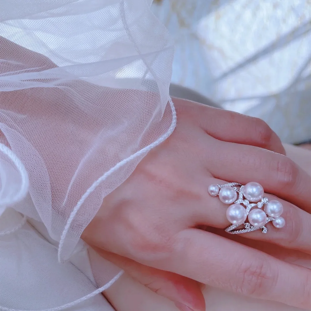 Модерни и Персонални пръстен с чувство за лукс, разширения пръстен с диамант и перла, Отворен пръстен за жени, което може да се носи по време на партита.