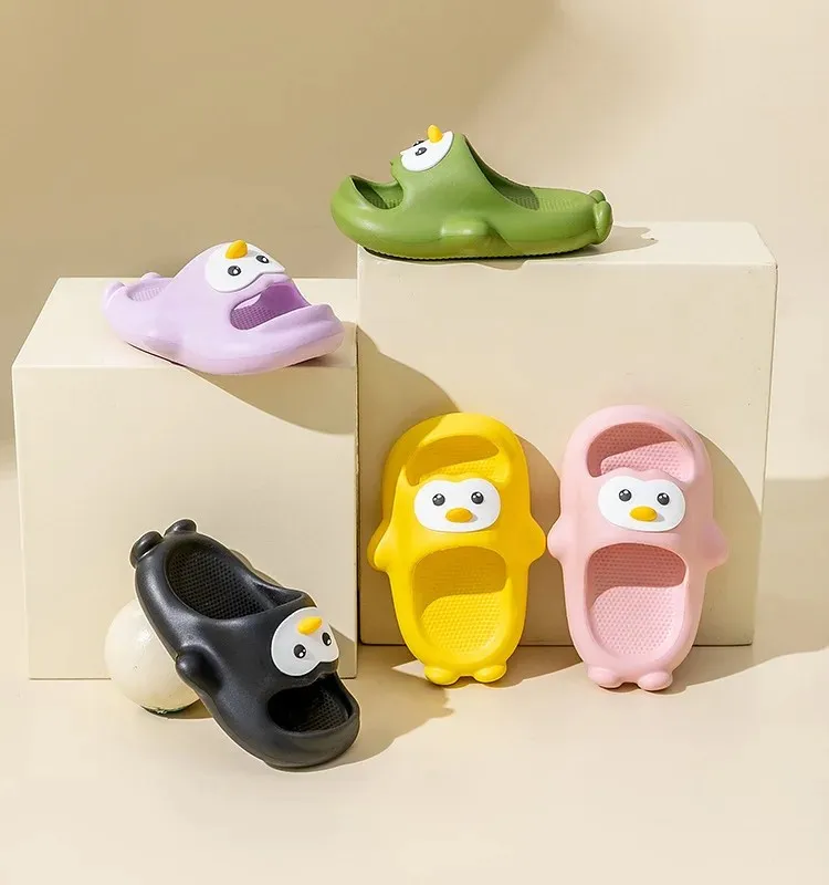 Сладки пингвиньи Happy Feet, удобни домашни чехли за родители и деца, водоустойчив нескользящая обувки за душ за деца