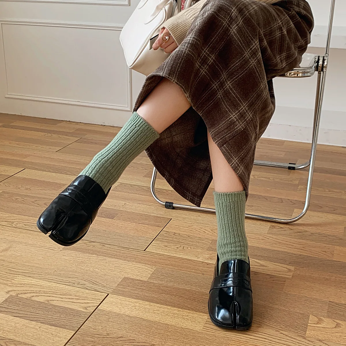 【Чекмедже за чорапи】 Зимни чорапи - дамски дебели уютни вълнени чорапи-модел